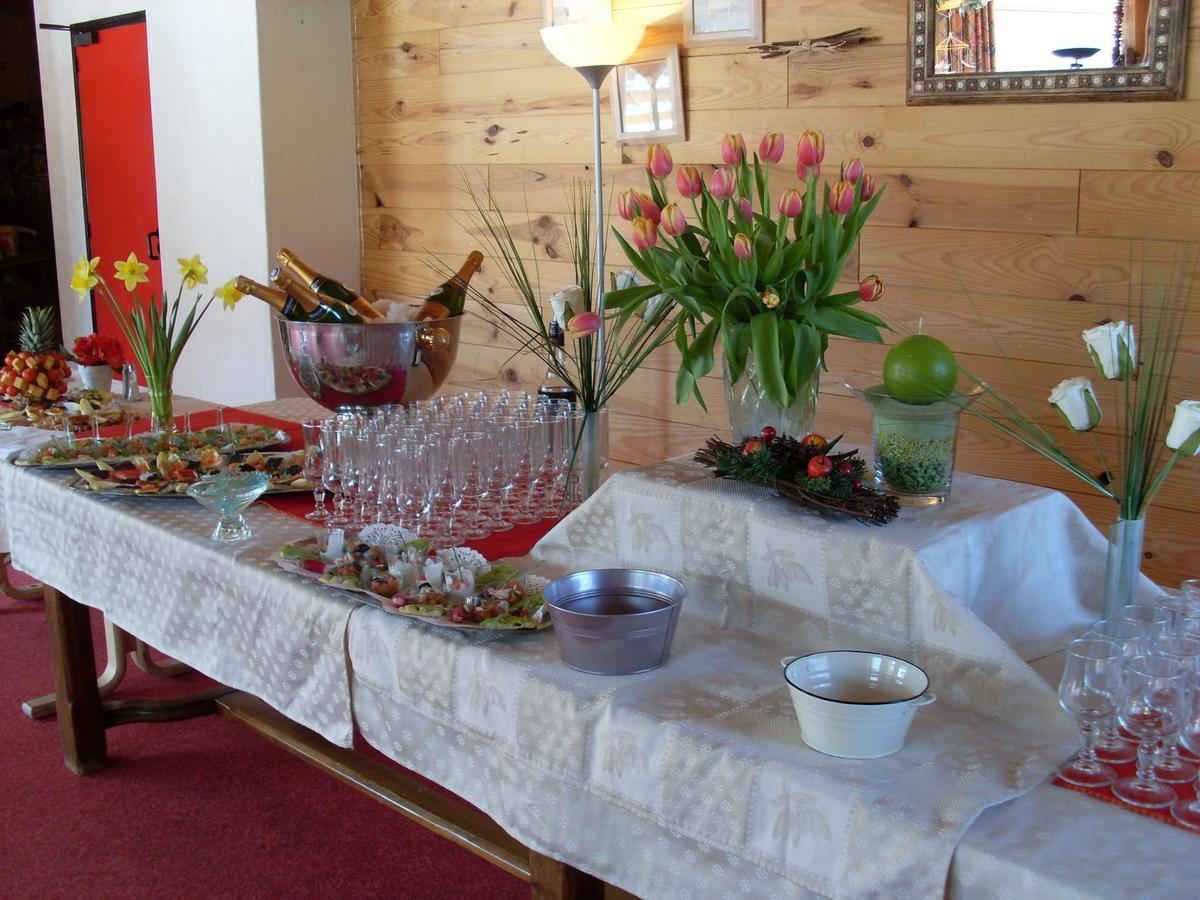 Hotel Cartusia Sarcenas Extérieur photo
