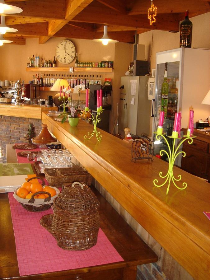 Hotel Cartusia Sarcenas Extérieur photo