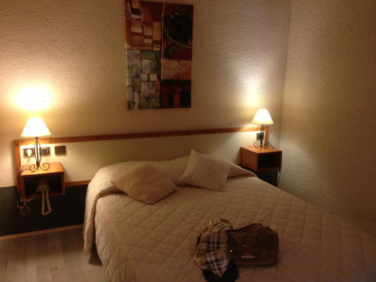 Hotel Cartusia Sarcenas Chambre photo