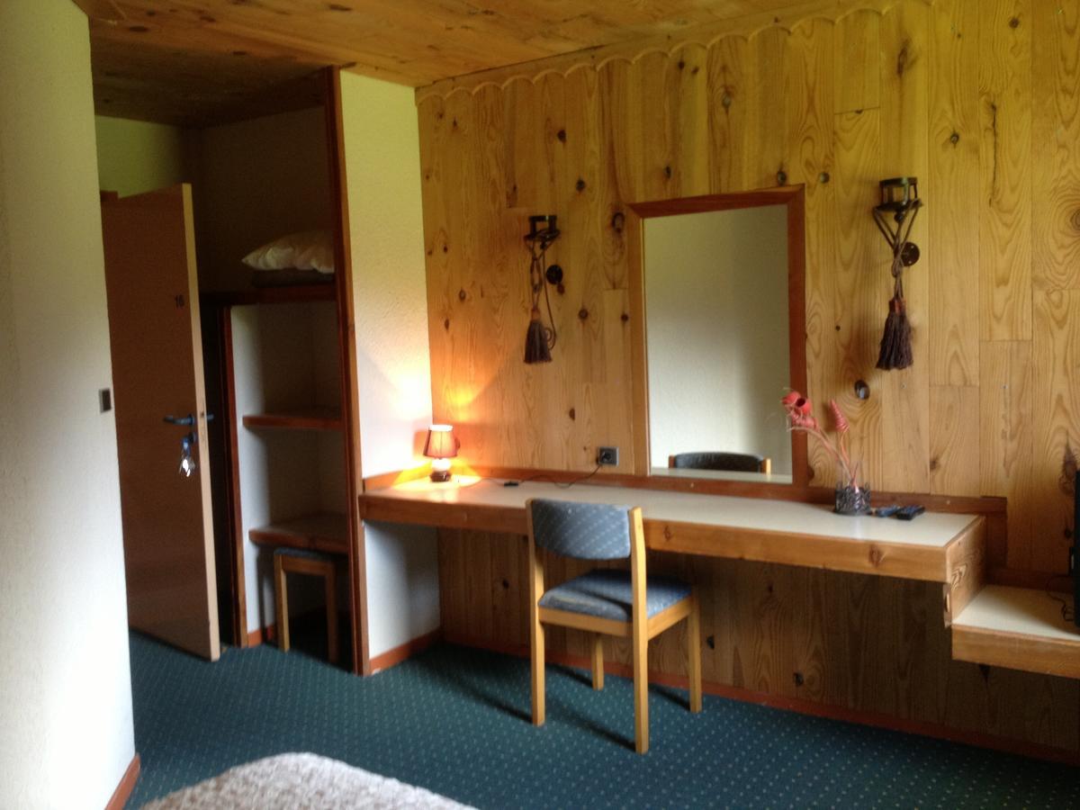 Hotel Cartusia Sarcenas Chambre photo